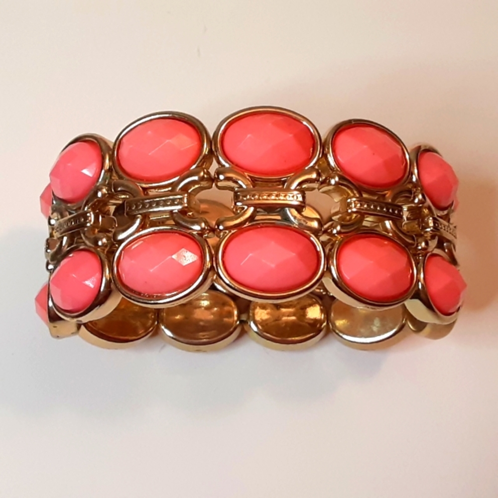 Vintage 80s Elastic Coral Bracelet